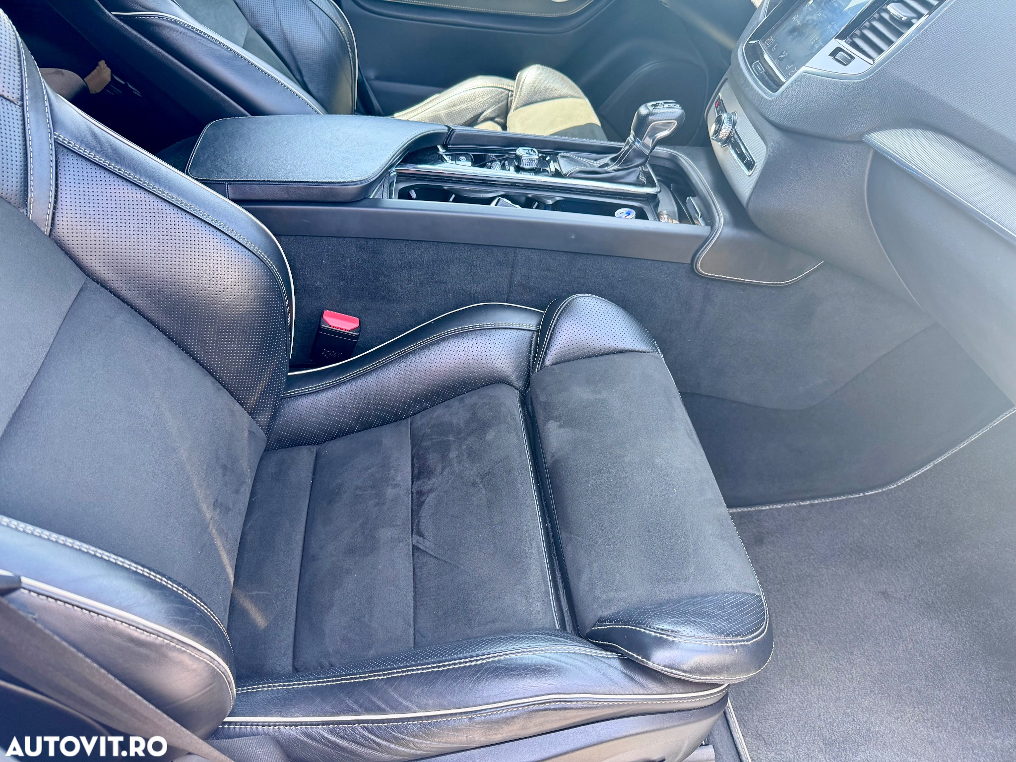 Volvo XC 90 D5 AWD R-Design - 18