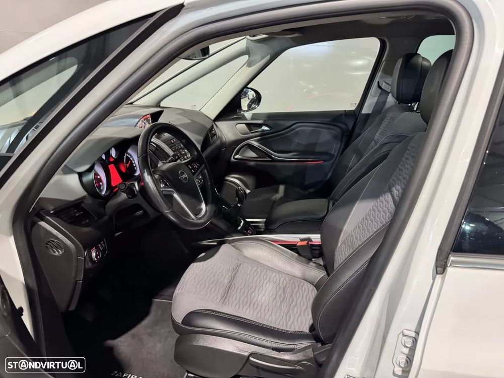 Opel Zafira 1.6 CDTi Cosmo - 44
