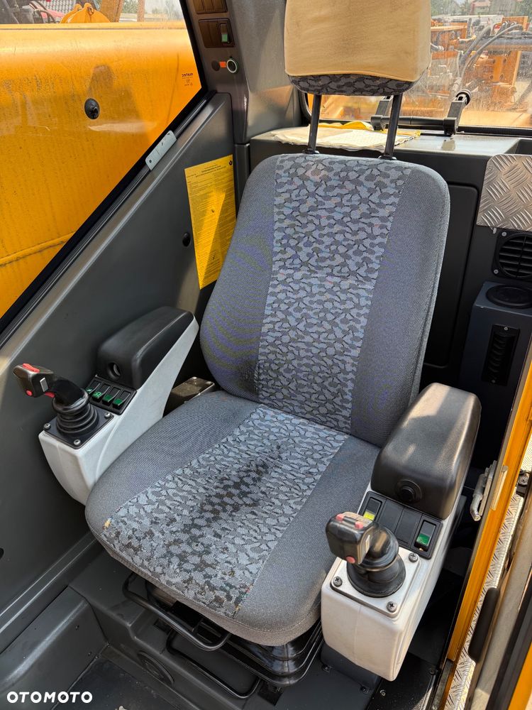 Grove GMK 2035E - 8