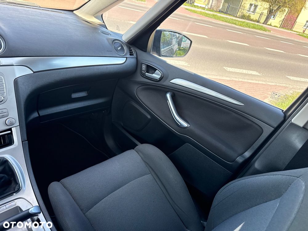 Ford S-Max 2.5 Titanium - 12