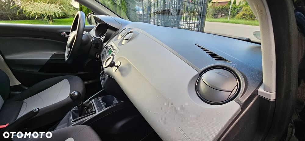 Seat Ibiza 1.4 16V Reference - 25