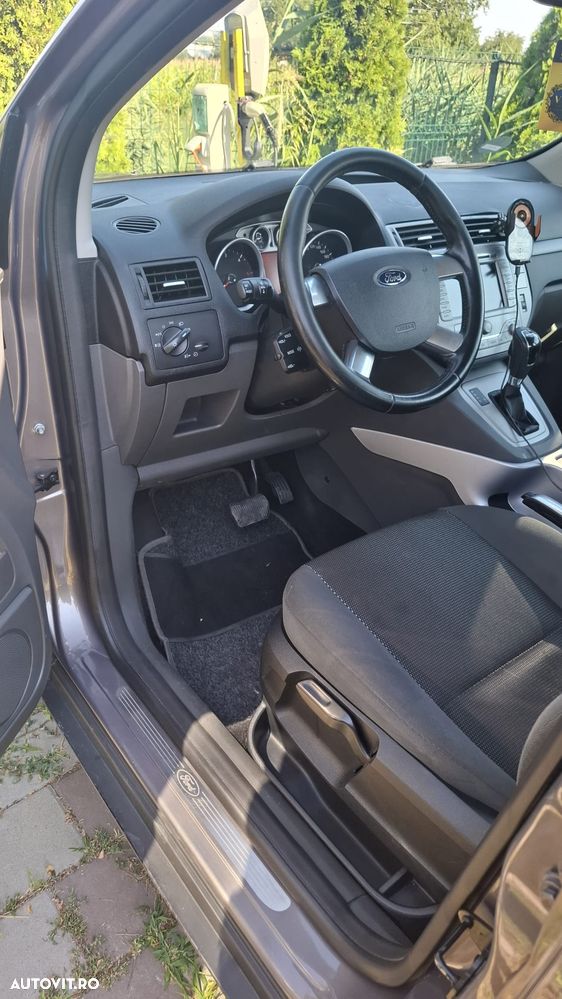 Ford Kuga 2.0 TDCi Powershift 4WD Titanium - 8