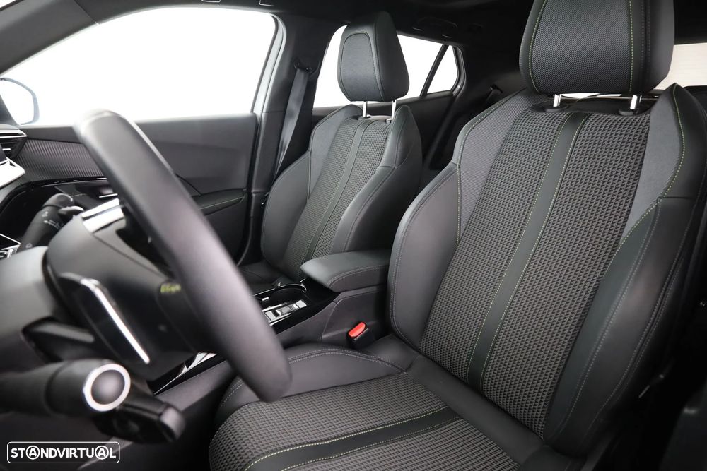 Peugeot 2008 PureTech 130 EAT8 GT - 7