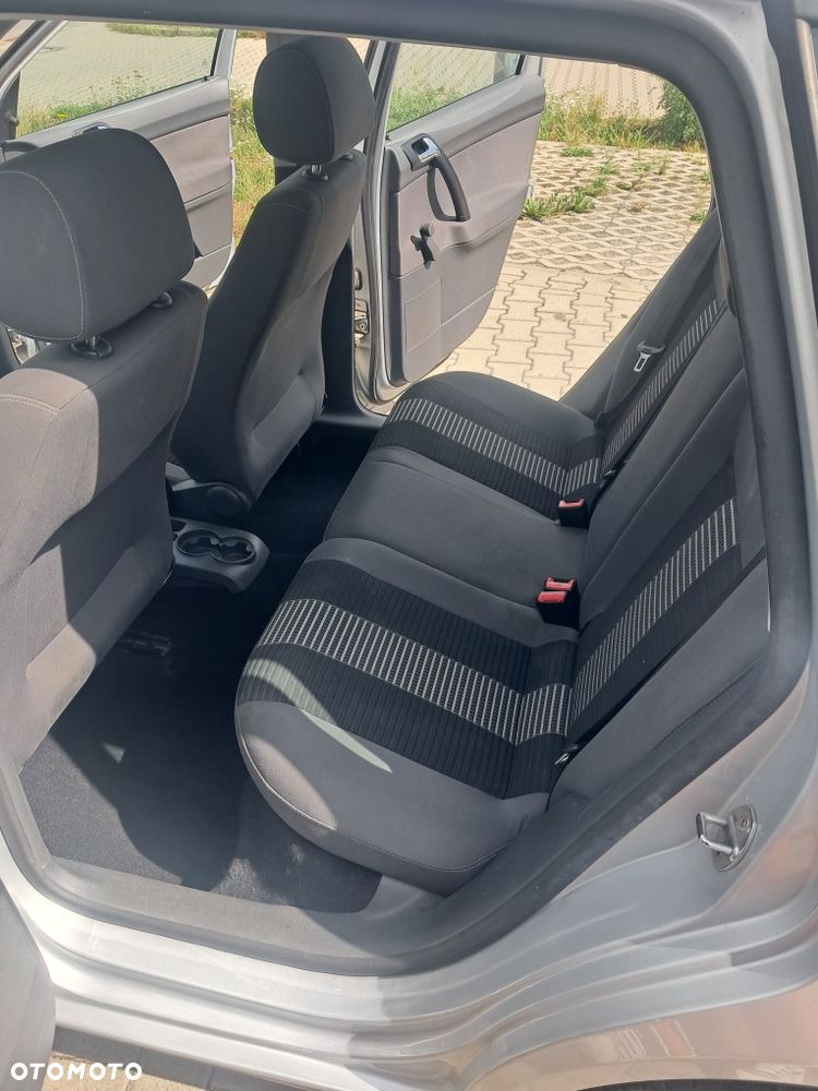 Volkswagen Polo - 7