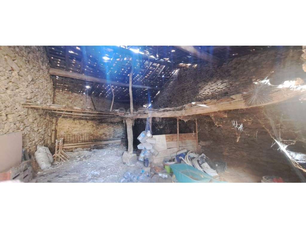 Garagem de 99 m2 na Zona Histórica - Mogadouro - Grande imagem: 5/12
