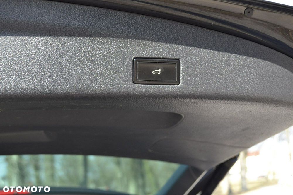 Volkswagen Sharan 2.0 TDI DSG BlueMotion Technology Highline - 12