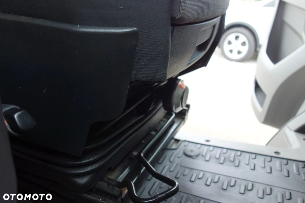 Volkswagen Crafter 2.0 tdi 177 KM L3H2 Klima Poduszki Webasto Kamera 2 x Drzwi Boczne - 24