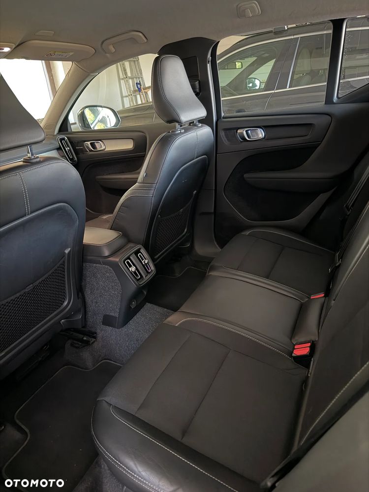 Volvo XC 40 D3 AWD Momentum Pro - 10
