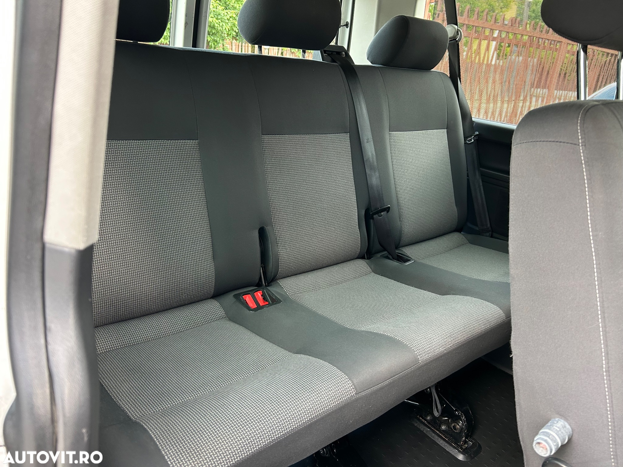 Volkswagen Caravelle - 21