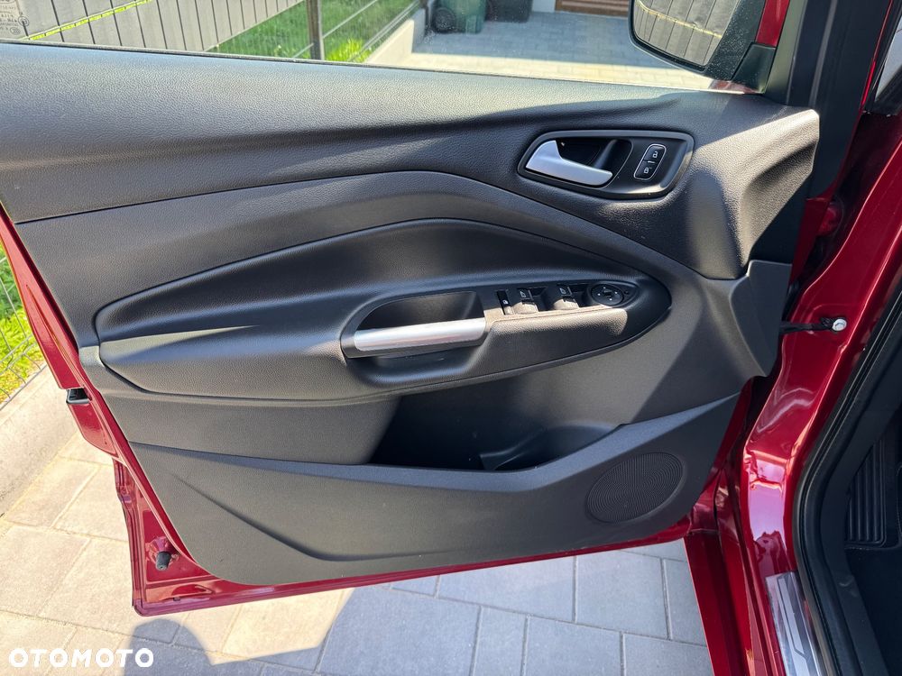 Ford Kuga 1.5 EcoBoost 2x4 ST-Line - 31