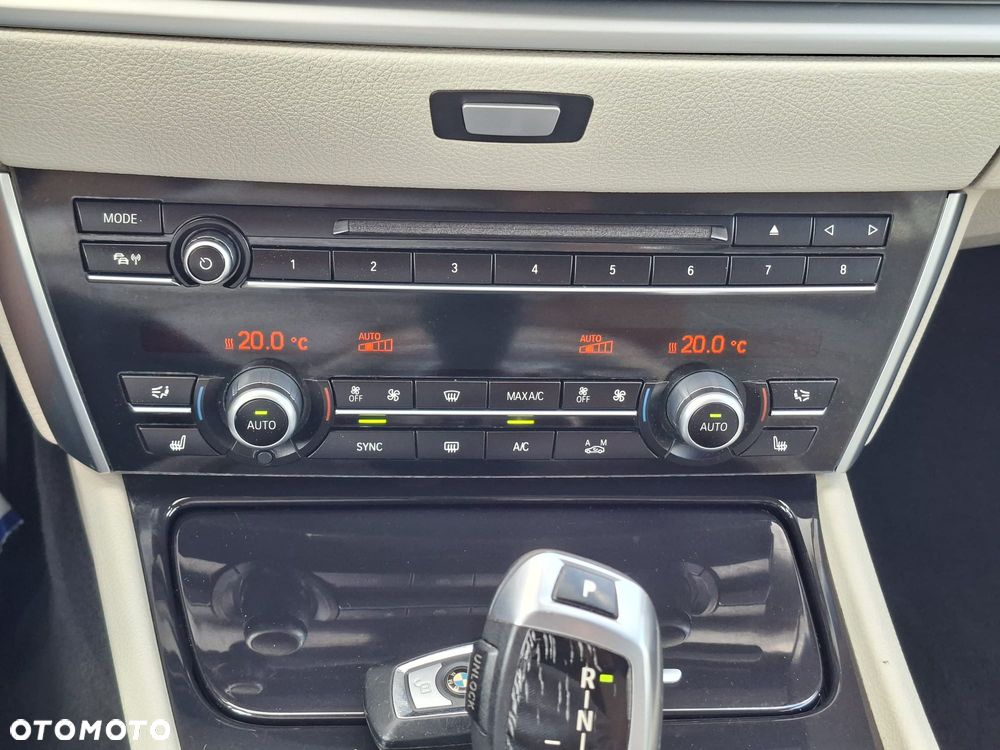 BMW 5GT 535i xDrive - 15