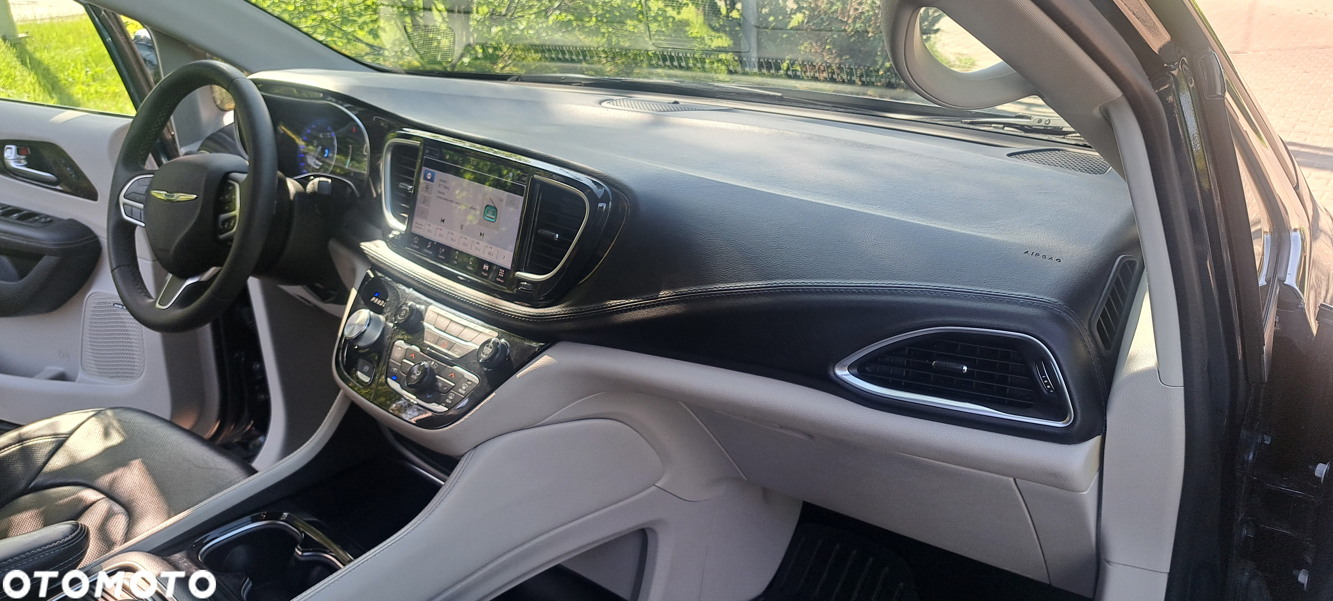 Chrysler Pacifica - 10
