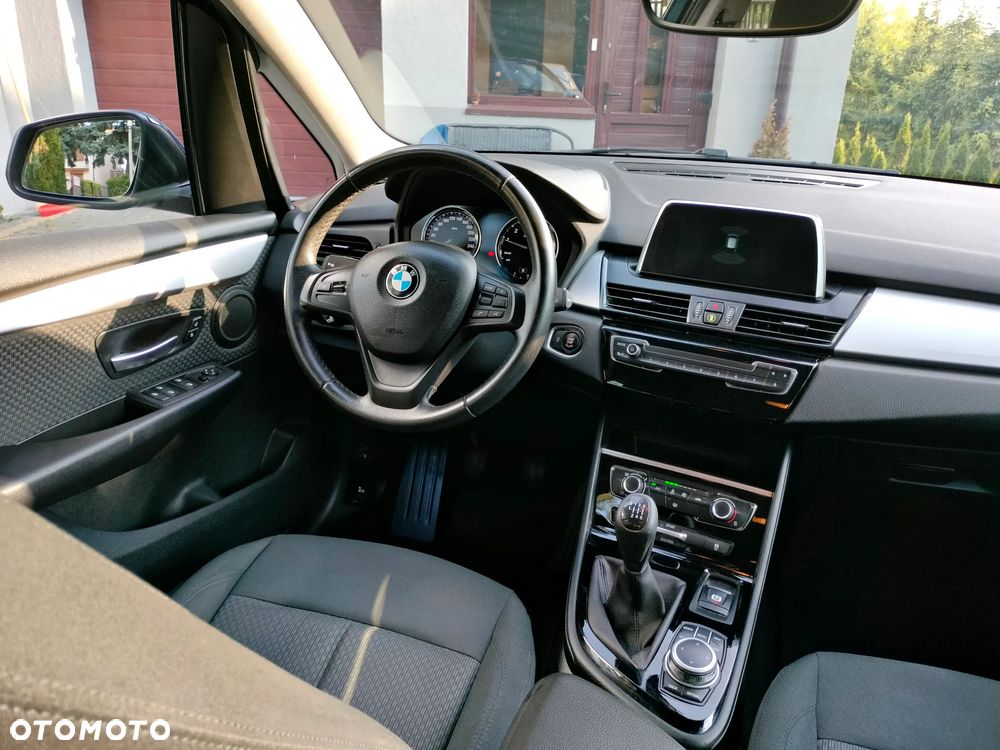 BMW Seria 2 218i - 8