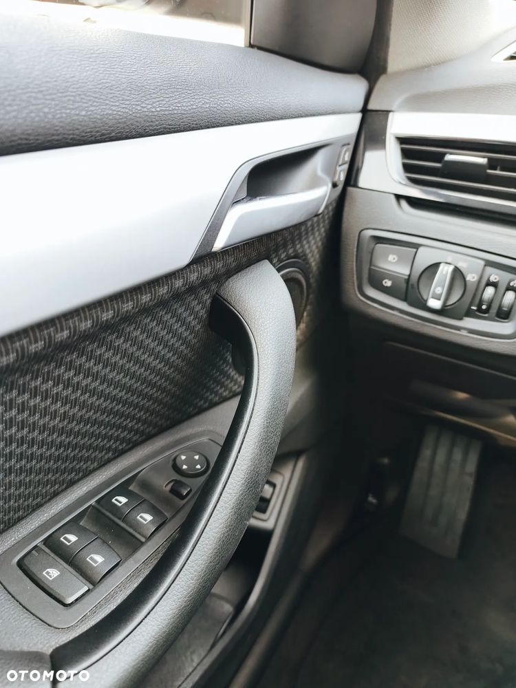 BMW X1 xDrive18d Advantage - 16