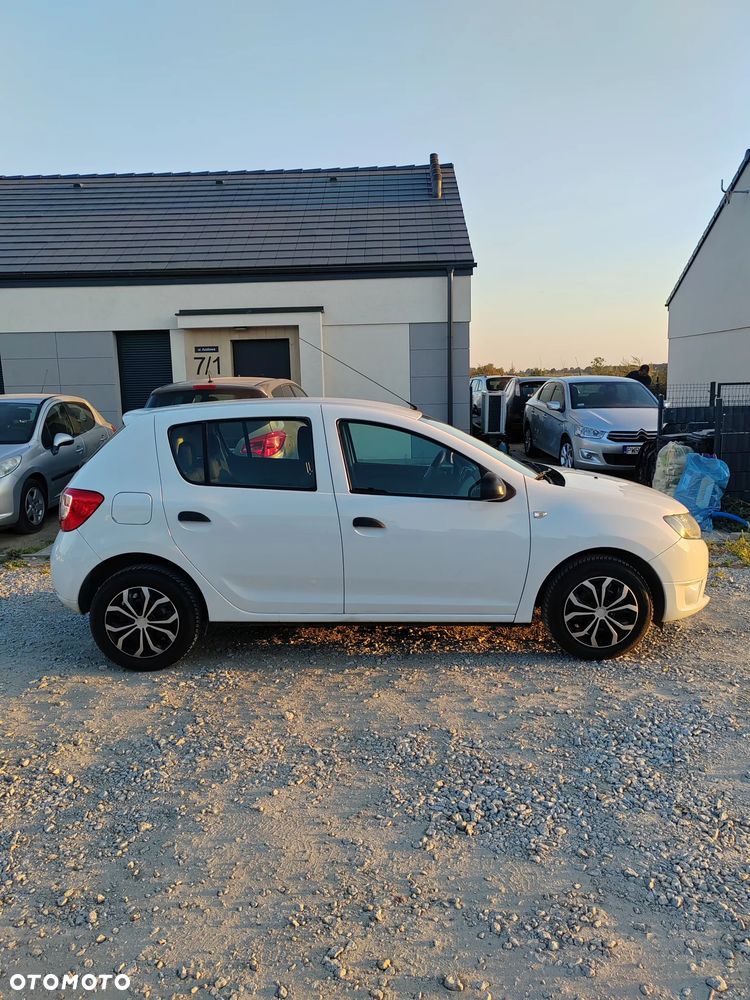 Dacia Sandero 1.2 16V 75 Ambiance - 11