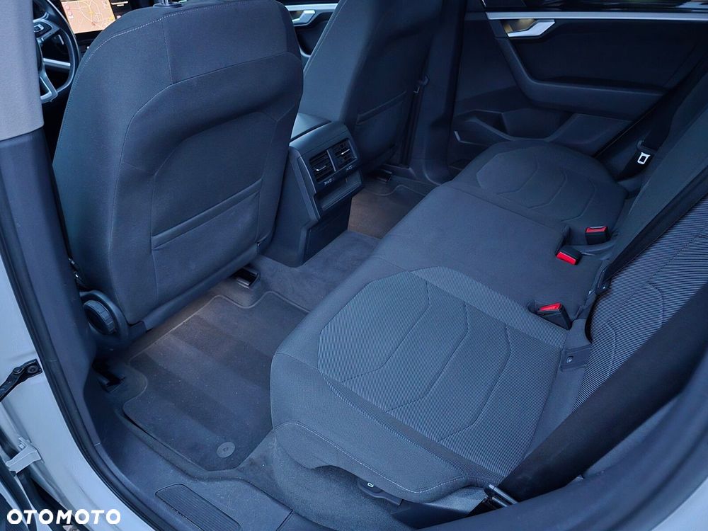 Volkswagen Touareg - 12