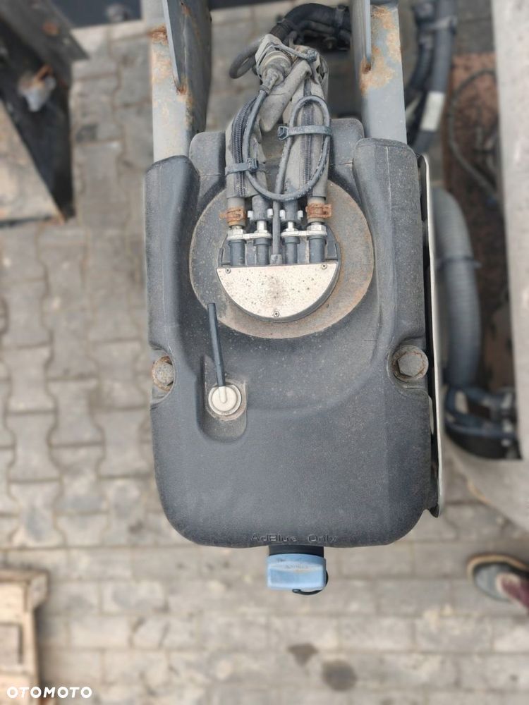 KOMPLETNY ZBIORNIK ADBLUE DAF LF EURO 6 - 6