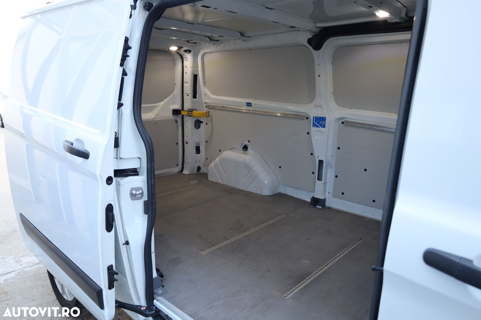 Ford Transit Custom - 14