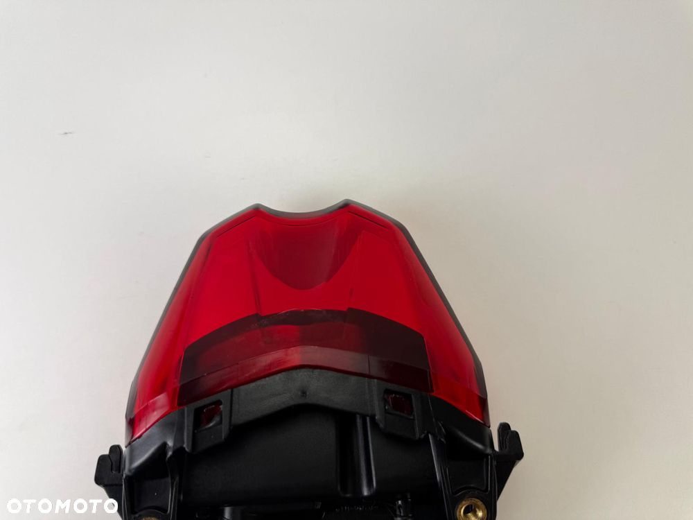 Tylna lampa Triumph Street Triple 765 RS 2023+ - 13