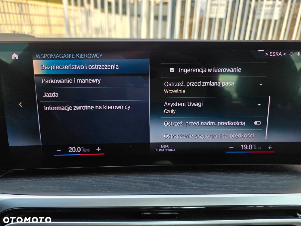 BMW Seria 3 330e xDrive M Sport - 19