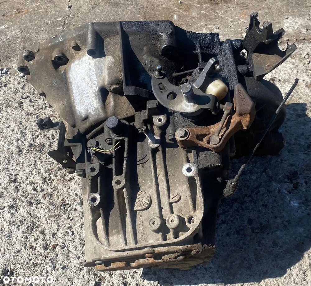 SKRZYNIA MANUALNA BIEGÓW PEUGEOT 407 2.0HDI 20MB17 - 3