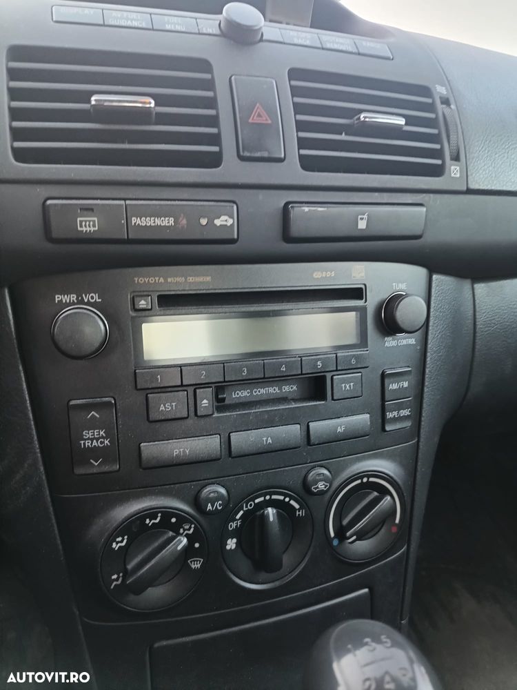 Toyota Avensis 2.0 D4D Sdn. Terra - 9