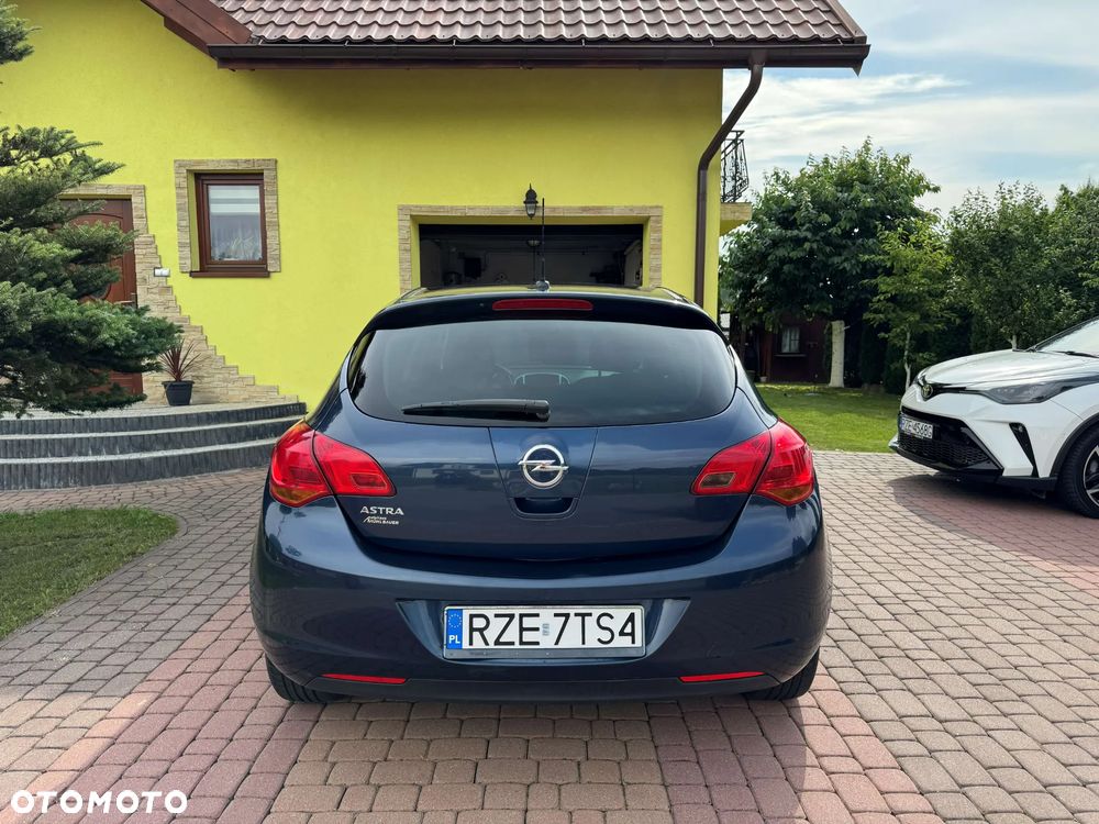 Opel Astra 1.6 - 11
