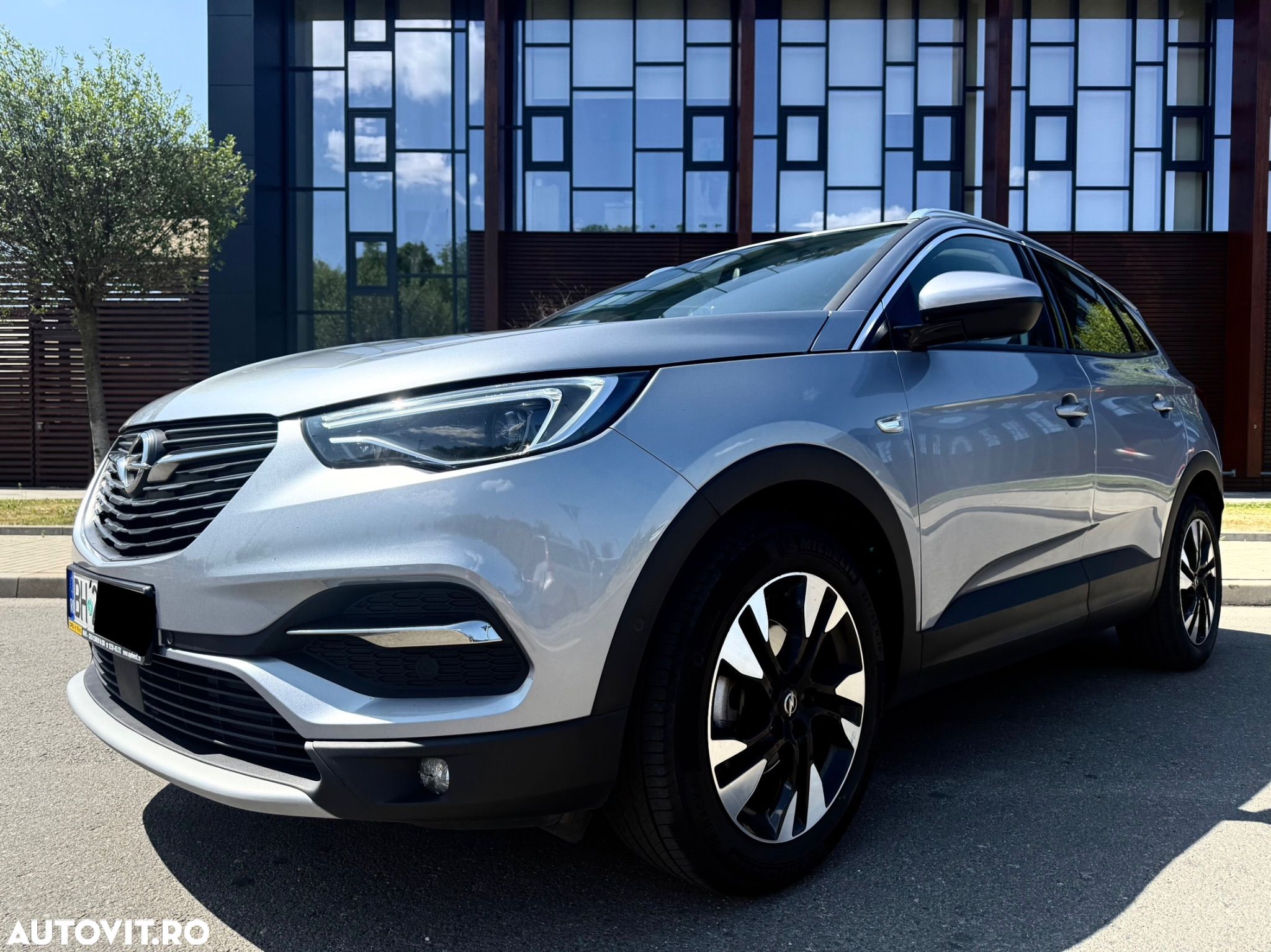 Opel Grandland X 1.2 Turbo START/STOP Aut. Innovation - 1