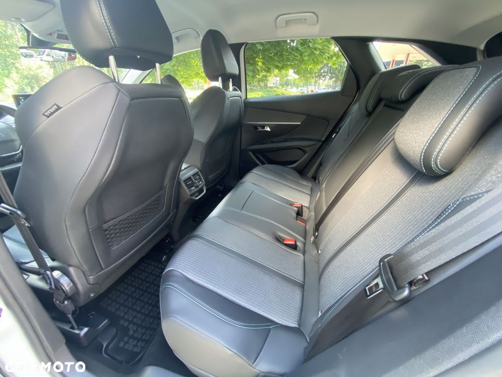 Peugeot 3008 1.6 PureTech Hybrid PHEV Allure Pack S&S EAT8 - 9
