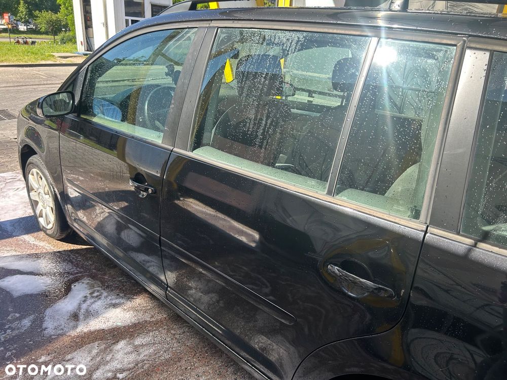 Volkswagen Touran 1.9 TDI Highline - 11