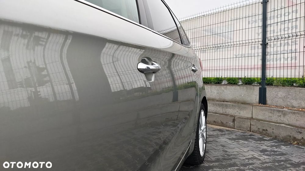 Kia Carens 1.6 GDI ISG Vision - 13