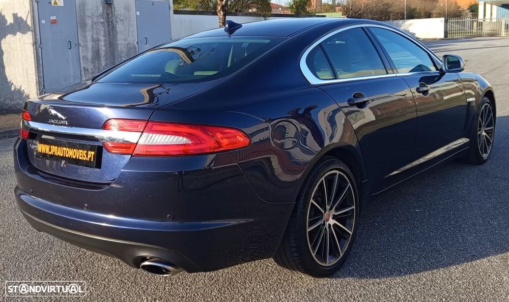 Jaguar XF 2.2 D Premium Luxury - 6