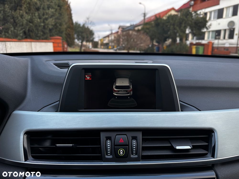 BMW X1 sDrive18d xLine - 28