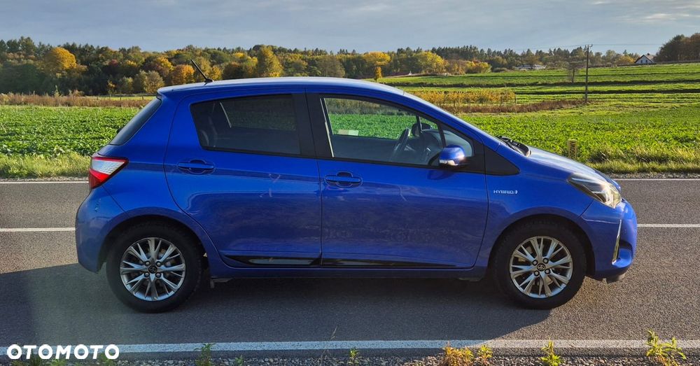 Toyota Yaris Hybrid 100 Premium - 4