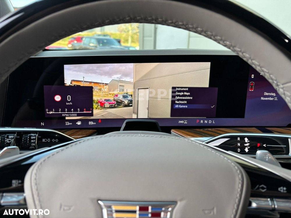 Cadillac Escalade - 17