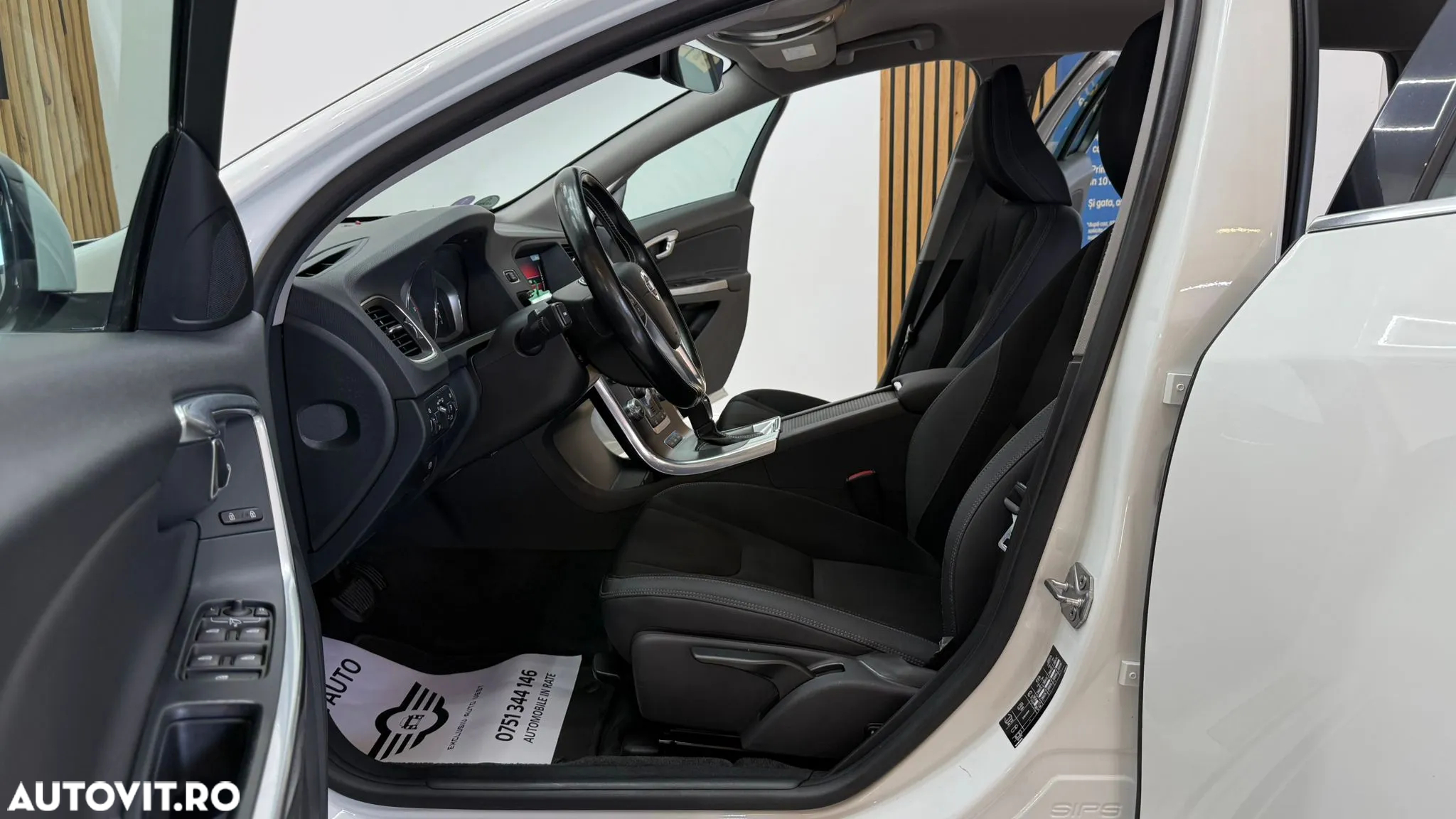 Volvo V60 D6 Plug-In-Hybrid AWD Geartronic Momentum - 18