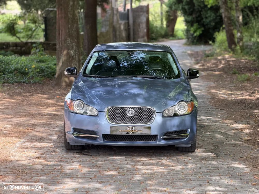 Jaguar XF 2.7 D V6 Premium Luxury - 36
