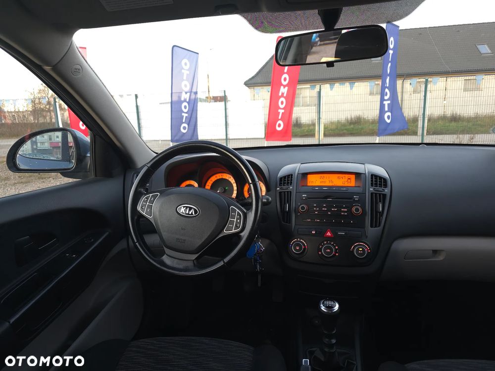 Kia Ceed 1.4 CVVT LX - 32