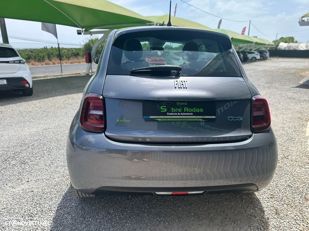 Fiat 500e 3 + 1 42 kWh - 6