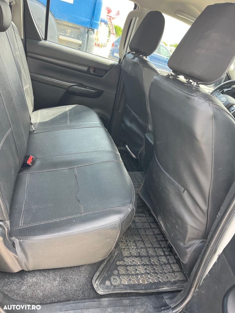 Toyota HILUX - 6
