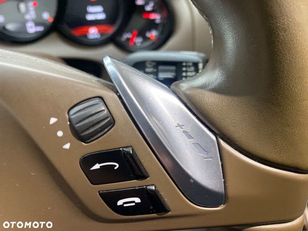 Porsche Cayenne - 31