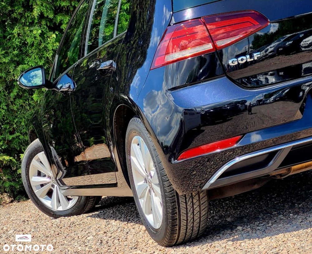 Volkswagen Golf - 22
