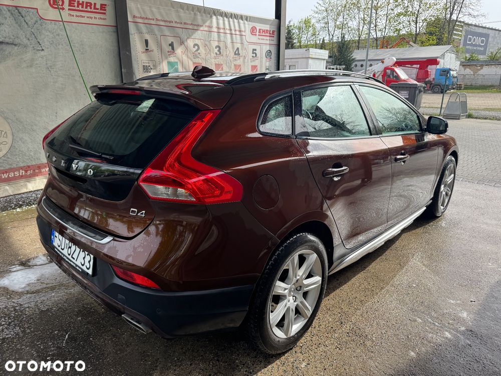 Volvo V40 Cross Country - 6