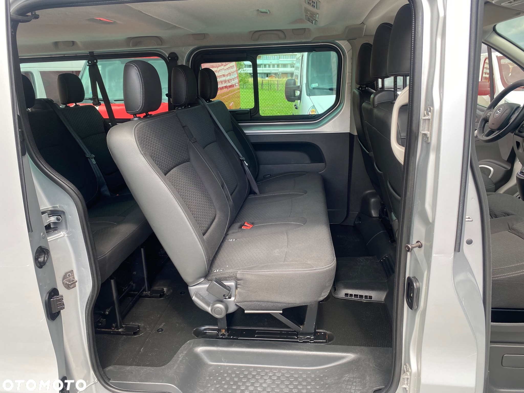 Opel Vivaro L2H1 2,9t Essentia Business - 15