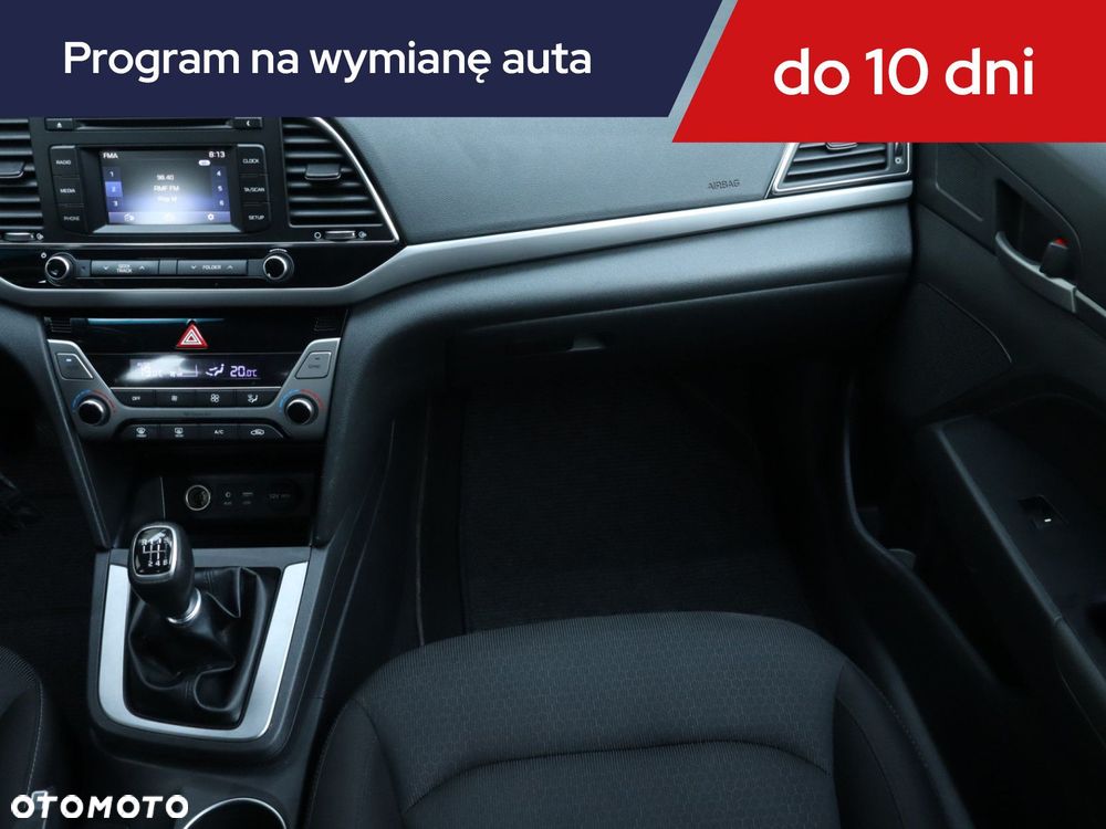 Hyundai Elantra - 10