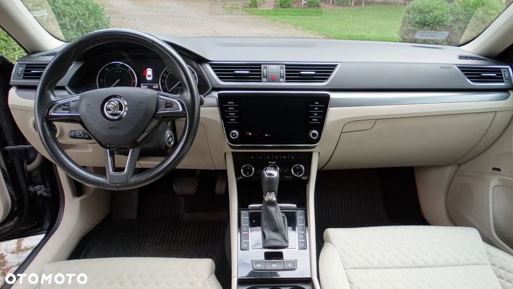 Skoda Superb 2.0 TDI Style DSG - 10
