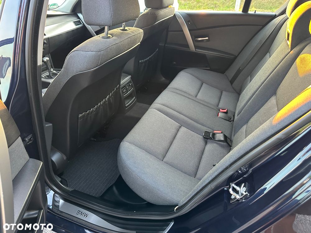 BMW Seria 5 525i - 23