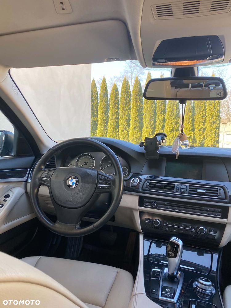 BMW Seria 5 520d - 13