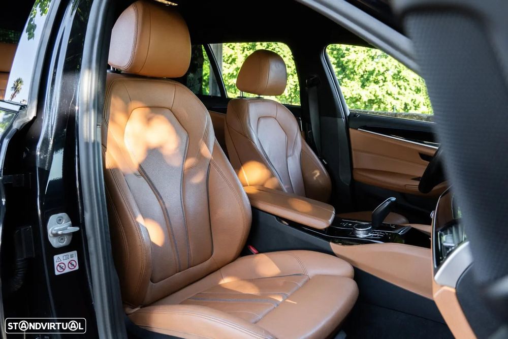 BMW 520 d Pack Desportivo M Auto - 29