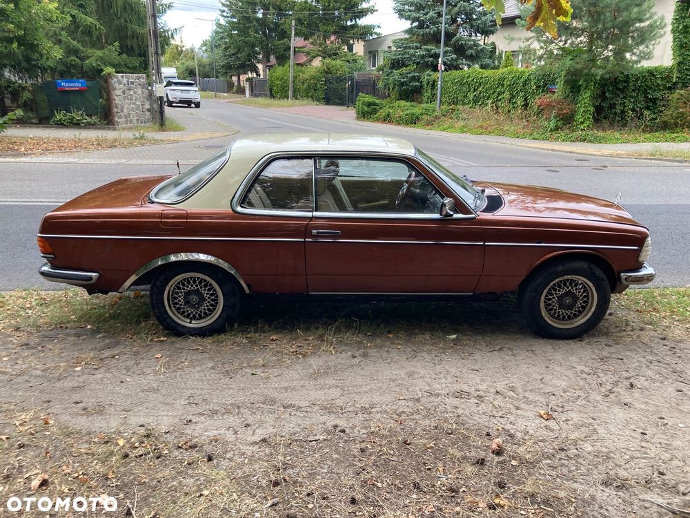 Mercedes-Benz W123 - 1